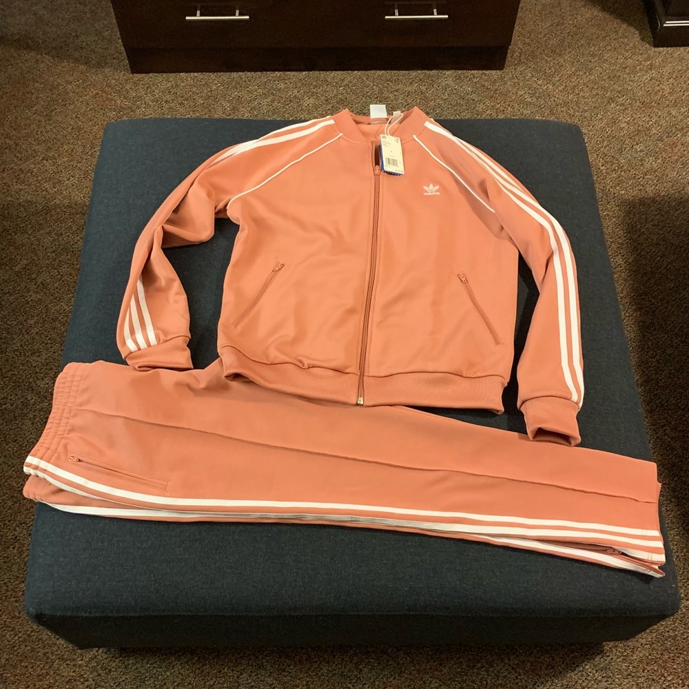 ADIDAS NWT LARGE 2 PIECE TRACK SUIT IN ASHPINK